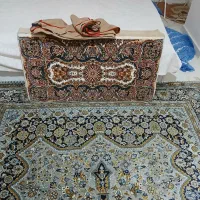 پشتی کرمی رنگ در حد نو