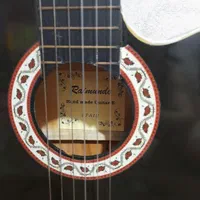 یه عدد گیتار در حد نو ویه عدد سنتور در حد نو|گیتار، بیس، امپلیفایر|لنگرود, |دیوار