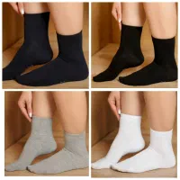 فروشنده خانم برای پوشاکی