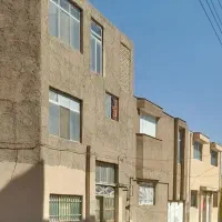 منزل اول کوچه رضوی ۹ سمت میدان نقابش