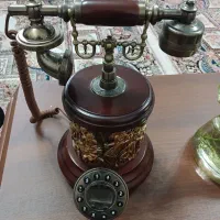 تلفن رومیزی سلطنتی