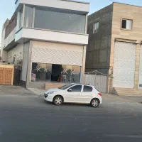 ی باب مغازه سه طبقه هر طبقه ۱۳۰ متر تازه بازسازی ش