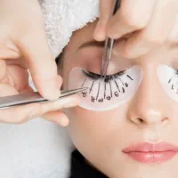 مژه کار فوری