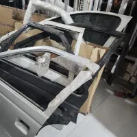 کاپوت 405نقرهای وگلگیرمشکی. 405وپارس وگلگیر206سفید