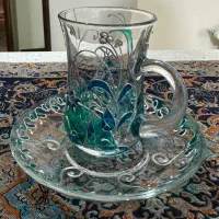 استکان کمر باریک و زیر استکانی