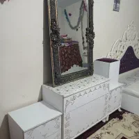 تخت خواب دونفر همرا اینه میز مبل راحتی 6عدد پشتی|حراج|رباط‌کریم, منجیل آباد|دیوار