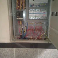 تعمیر وساخت تابلو برق صنعتی ونیم صنعتی  نصب ایفون|خدمات پیشه و مهارت|زاهدان, |دیوار