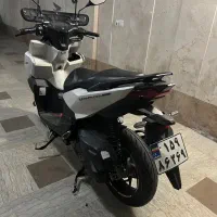 کلیک واریو ۱۶۰ سفید مات مدل ۱۴۰۱|موتورسیکلت|تهران, پرستار|دیوار