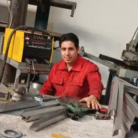 جوشکاری برق آرگون و آلمینیوم و..مونتاژکاری آهنگری