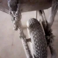 فروغون وبیل وپک وتیشه و...