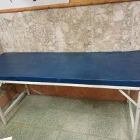 تخت بیمارستان با پرده