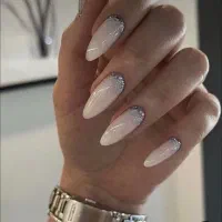 مدل برای کاشت ناخن