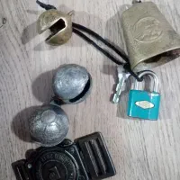 زنگوله و قفل قدیمی|کلکسیون اشیاء عتیقه|اندیشه, اندیشه فاز ۳|دیوار