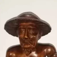 مجسمه مرد ماهیگیر