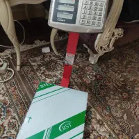 ترازو و بلندگو