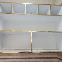 ویترین مغازه همراه یه سایبان