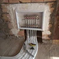 لوله کش ساختمان .کلیه تاسیسات ساختمان