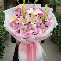 استخدام گل آرا نیمه حرفه ای گلفروشی