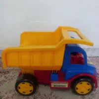 کامیون اسباب بازی