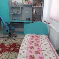 تخت خواب و میز تحریر و کمد|تخت و سرویس خواب|اردبیل, |دیوار