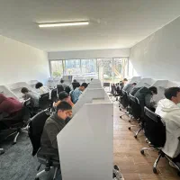 مشاور و پشتیبان خانم قلم چی