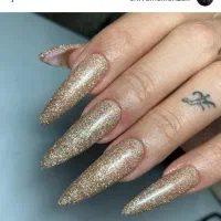 کاشت ناخن و پدیکور پا