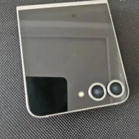 Galaxy Z flip 6 تمیز