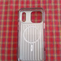 گارد ایفون17proآکبند