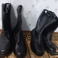 دوجفت چکمه جوشکاری سایز ۴۳ هر دوجفت باهم ۲میلیون.