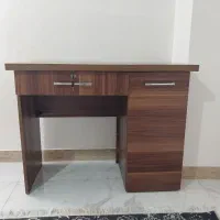 میز تحریر یا کامپیوتر