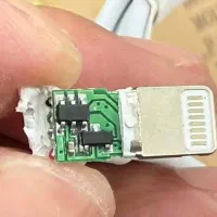 حراج قیمت عمده کابل ایفون اورجینال ( انبار گردانی)|لوازم جانبی موبایل و تبلت|شیراز, سفیرشمالی|دیوار