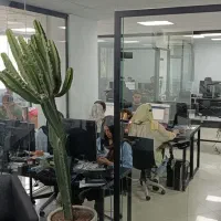 کارشناس فروش تلفنی قطعات یدکی