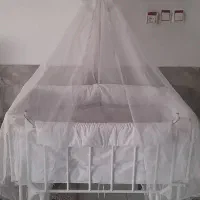 گهواره و تخت کودک بسیار مناسب