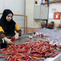 جذب خانم و آقا در کارخانه شکلات و ویفر تک