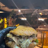 استخدام در فست فود پلیکان