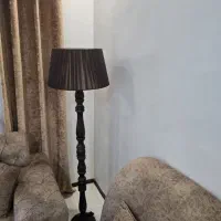 آباژور ایستاده
