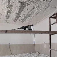 تخریب دیوار بتون و گچ با هیلتی