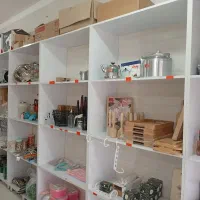 فروش قفسه های چوبی و ویترین مغازه