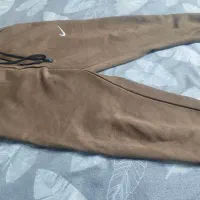 شلوار تمیز فقط پارسال دوبار پوشیده .