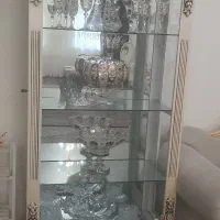 بوفه چوبی منبت کاری شده ،در حد نو،طراحی کلاسیک شیک