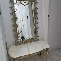 آینه و میز