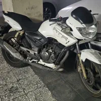 موتور آپاچی سفید مدل ۱۳۹۰