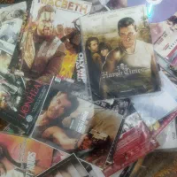 تعدادی دی وی دی