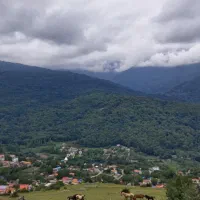 زمین ۱۶۱ متری در آفتاب ۷۶