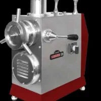 چرخ گوشت ومیز کار قصابی و مرغ فروشی