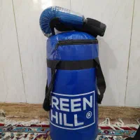 کیسه بوکس و دستکش مخصوص