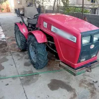 یک تراکتور باغی ۹۵۰