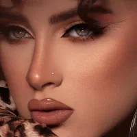 تخفیف ویژه میکاپ و شنیون