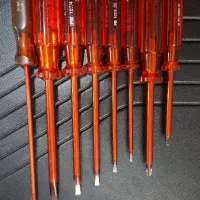 مجموعه ۸ عددی پیچ گوشتی ۲ سو و ۲ سو هزار ولت برق