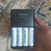 شارژر باتری قلمی به همراه ۴ عدد باتری قابل شارژ